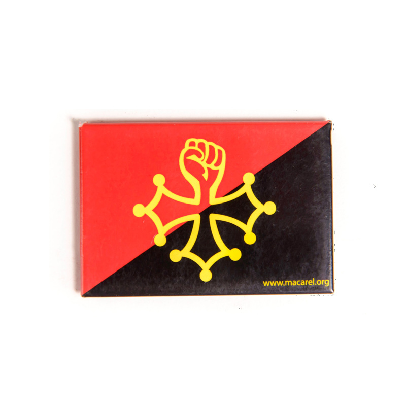 magnet croix occitane au poing levé