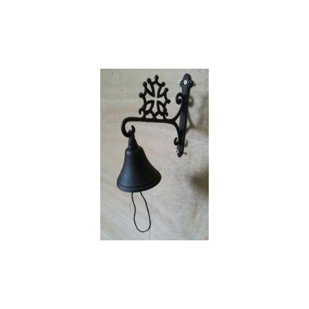 lot 2 cloches fonte décor croix occitane
