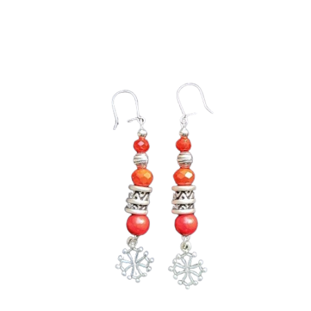 boucles d'oreilles rouges en perles pierre et verre avec croix occitane